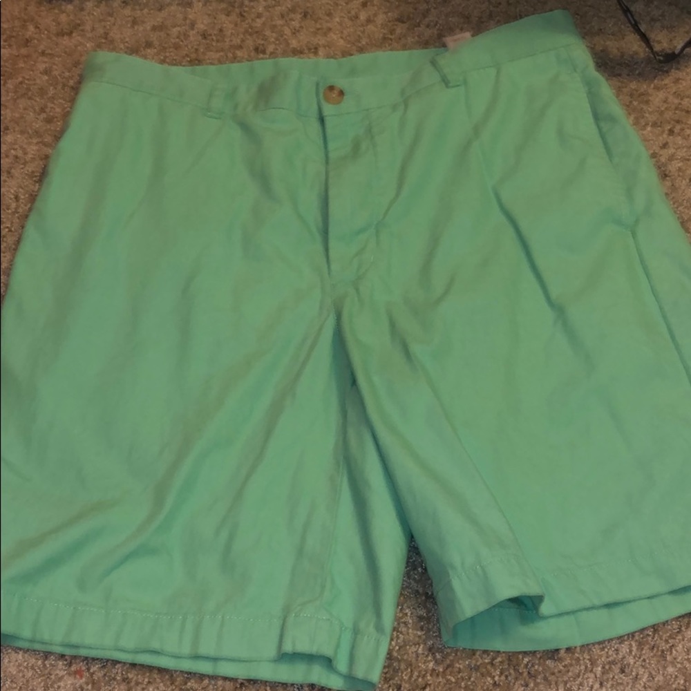 Brand New Green Vineyard Vines shorts